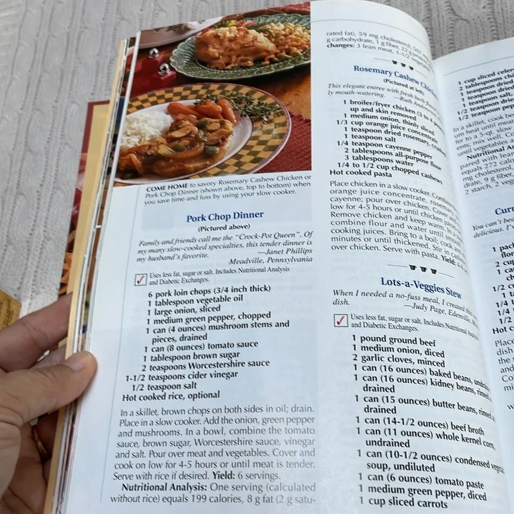 Taste of Home hardback cookbooks. ‘02 & ‘05. Annual recipes colored pics family